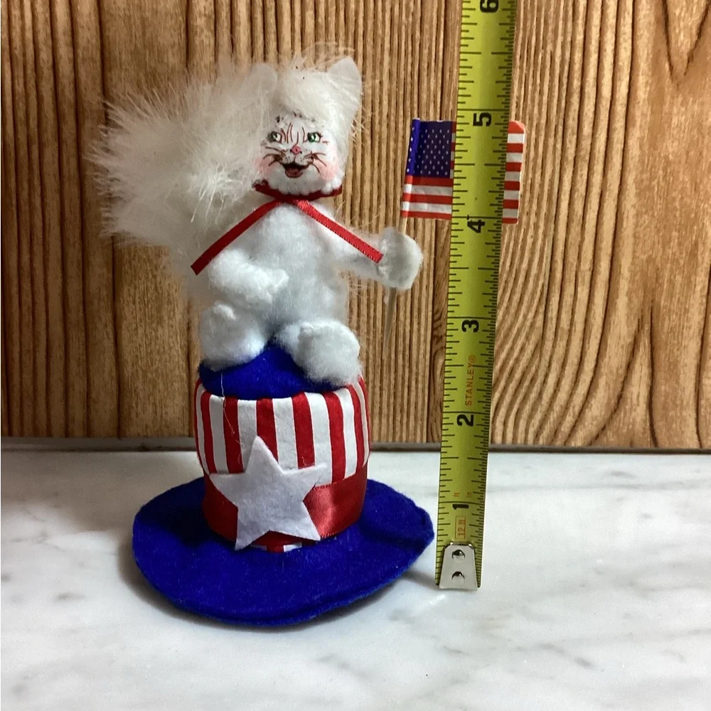 Annalee Patriotic Cat Figurine with American Flag